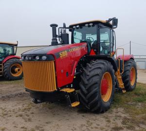 Versatile 580 Scraper Tractor