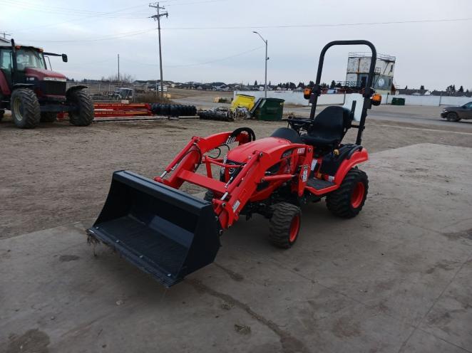 Kioti CS2520HB Tractor