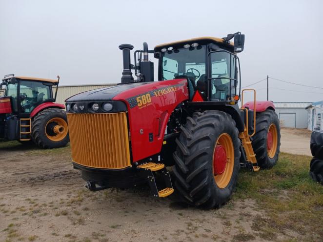 Versatile 580 Scraper Tractor