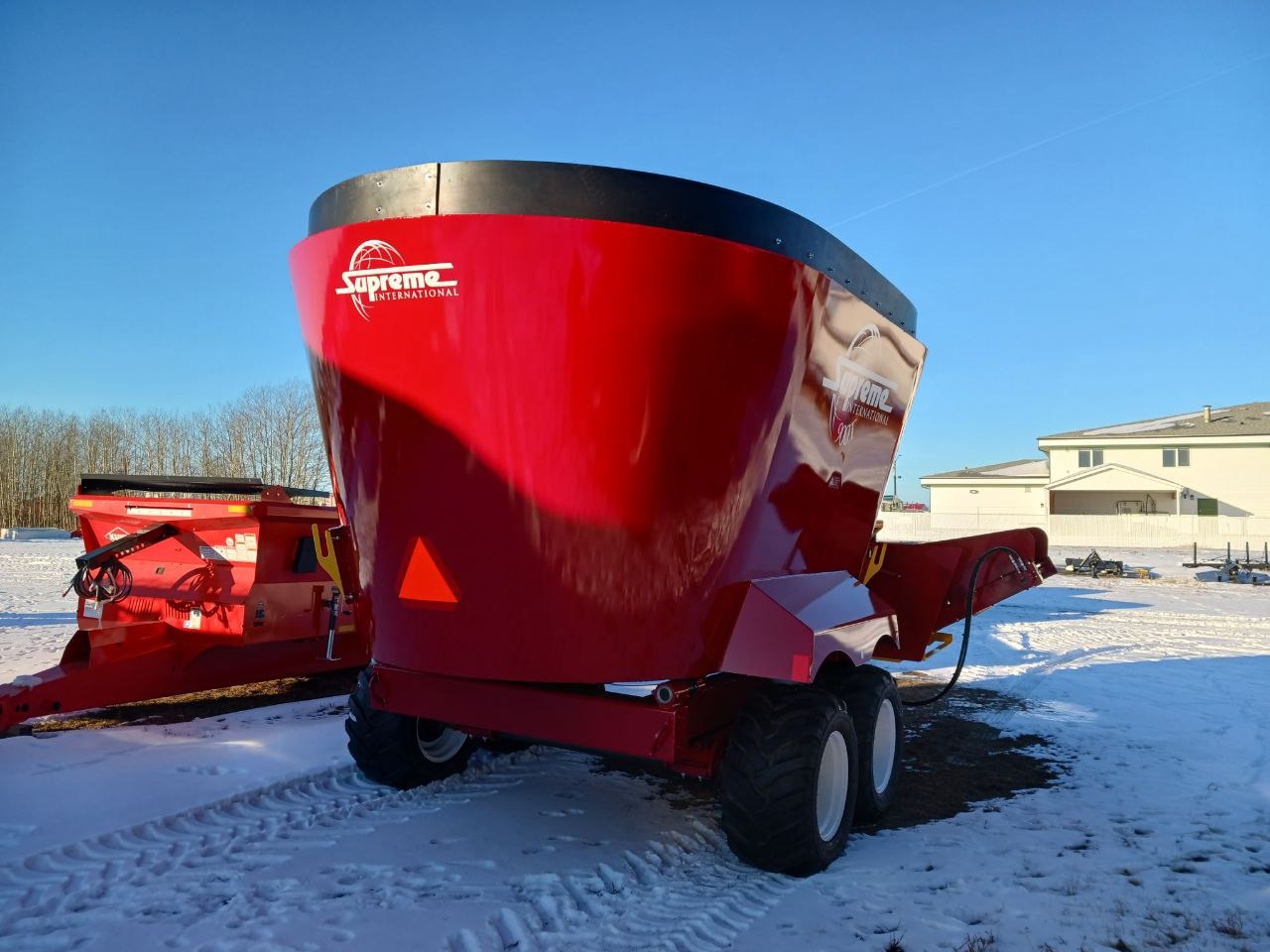 New Supreme 900T for sale in Alberta